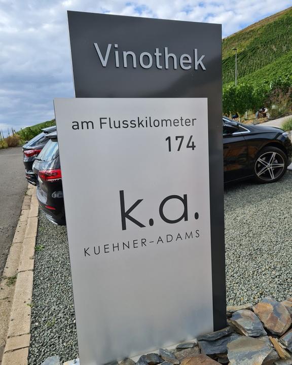 Vinothek Am Flusskilometer 174